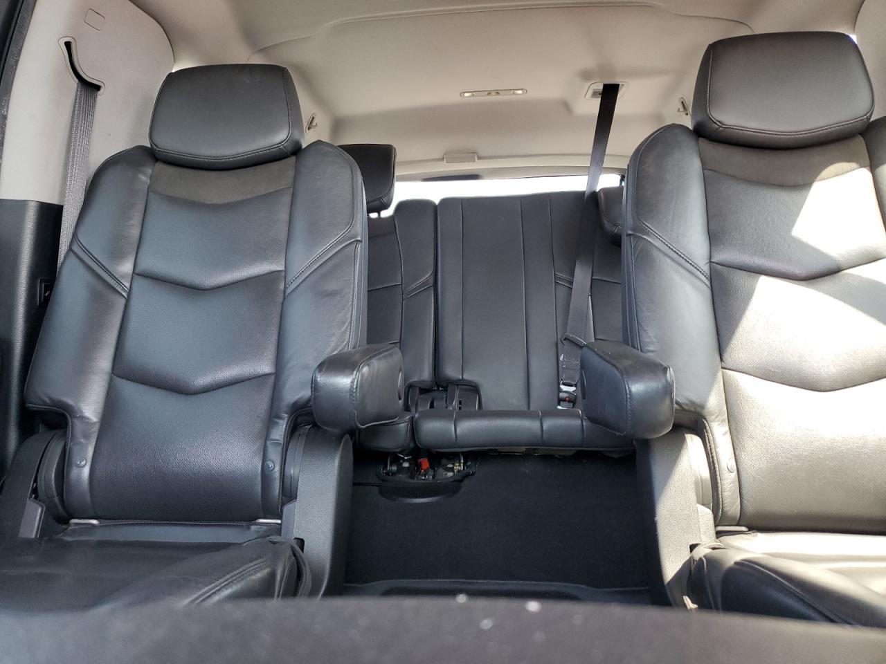 2019 Cadillac Escalade Esv Luxury VIN: 1GYS3HKJ3KR400020 Lot: 62100985