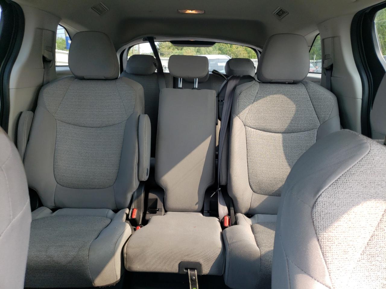 2022 Toyota Sienna Le VIN: 5TDKSKFC4NS043681 Lot: 58927295