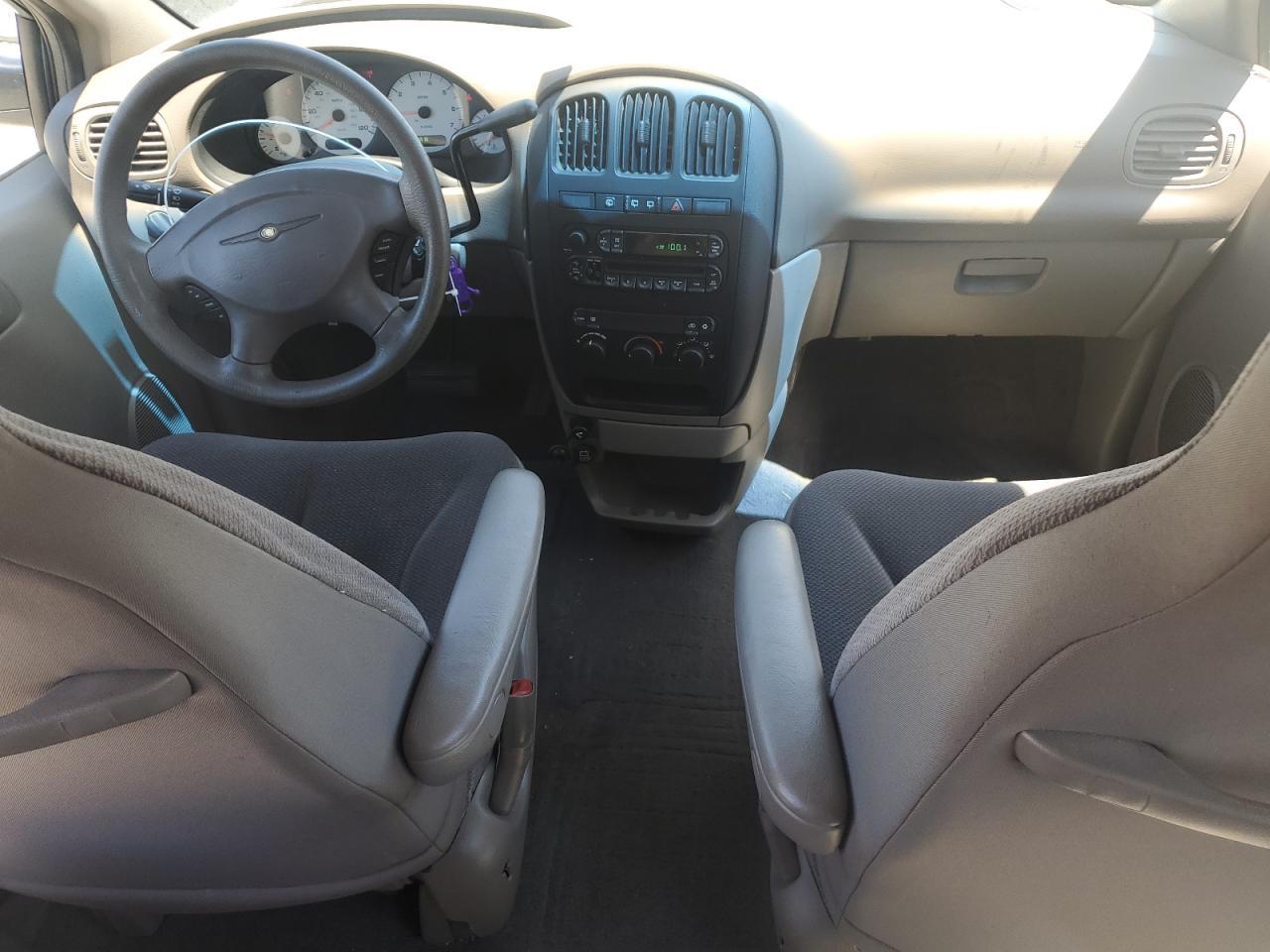 2001 Chrysler Voyager VIN: 1C4GJ25381B137011 Lot: 62588465