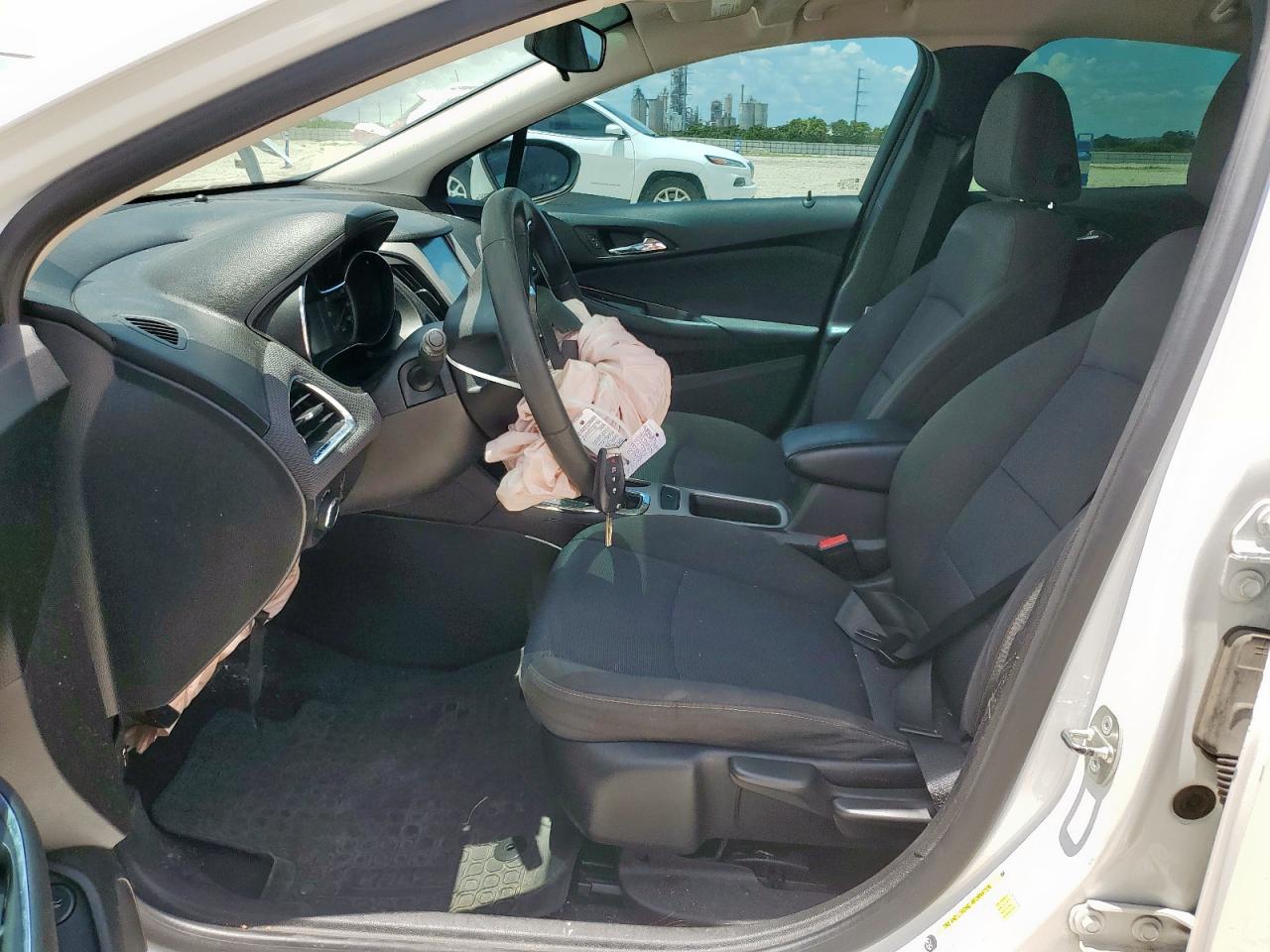 CHEVROLET CRUZE 2018 VIN 1G1BC5SM4J7186091 фото 7