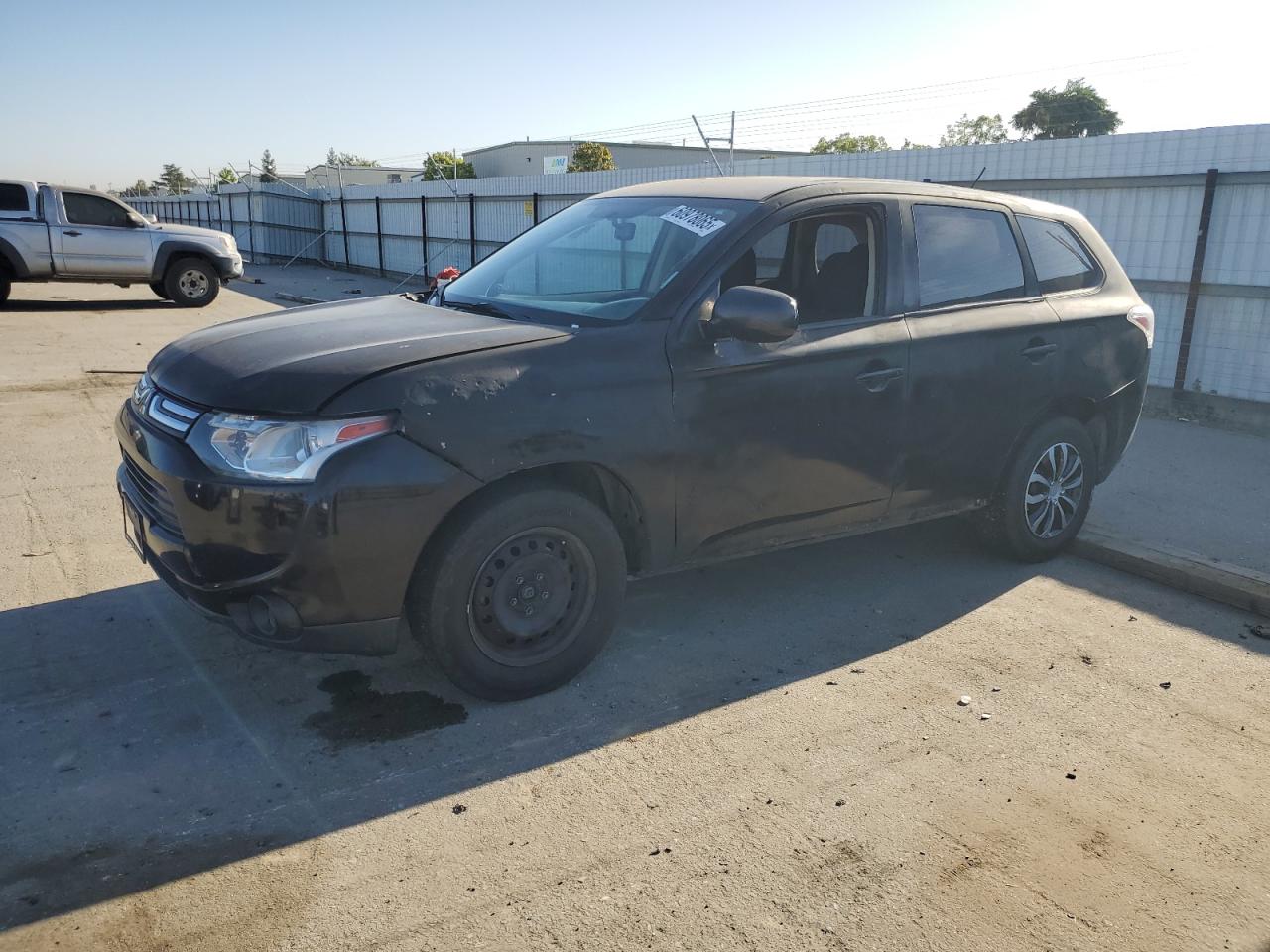 2014 Mitsubishi Outlander Es for Sale in Bakersfield, CA - Front End