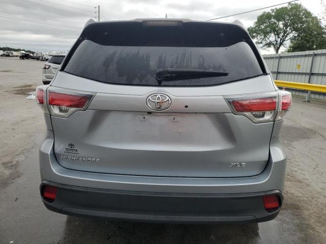  TOYOTA HIGHLANDER 2016 Srebrny