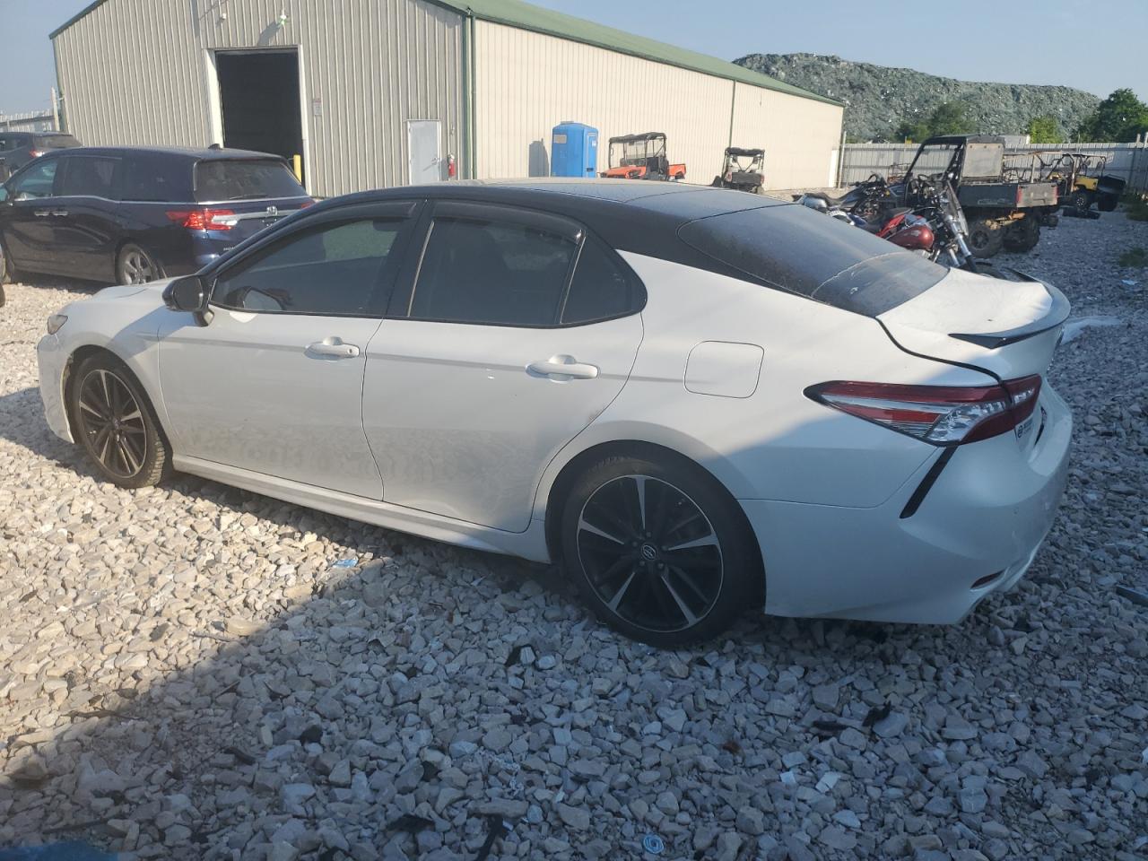 TOYOTA CAMRY 2018 VIN 4T1B61HK9JU097966 фото 2