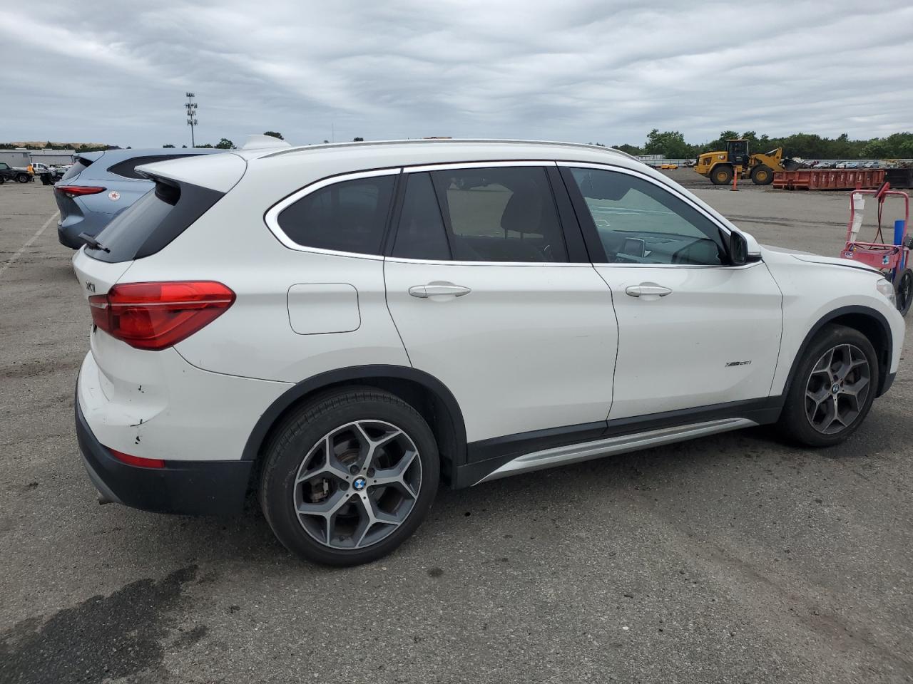 2018 BMW X1 xDrive28I white null gas WBXHT3C38J5F93215 photo #4