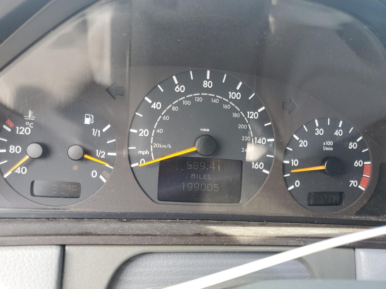 2000 Mercedes-Benz E 320 VIN: WDBJH65F0YA940946 Lot: 60494975