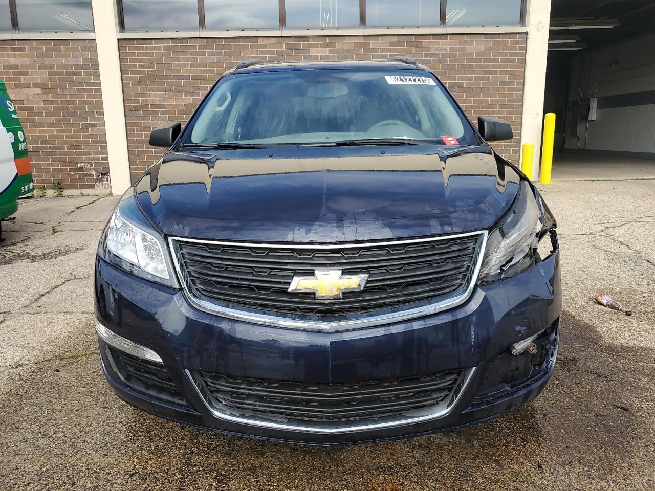 2017 Chevrolet Traverse Ls VIN: 1GNKVFKDXHJ212804 Lot: 62127275