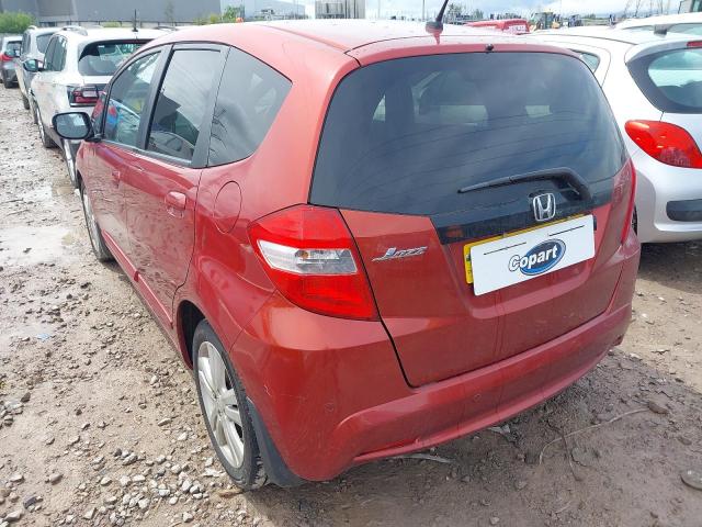 2014 HONDA JAZZ ES +