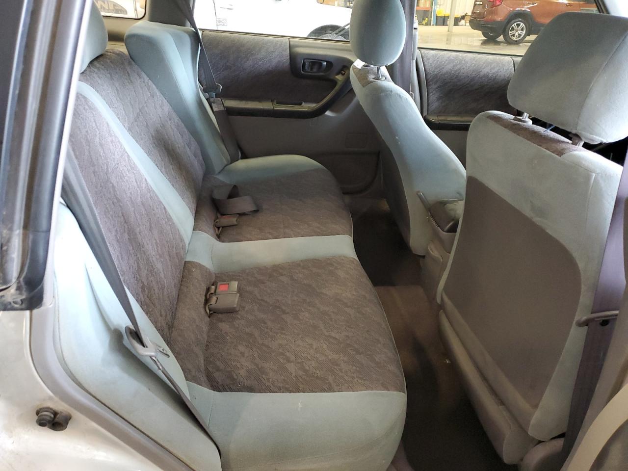 2000 Subaru Forester L VIN: JF1SF6351YH717074 Lot: 61110095