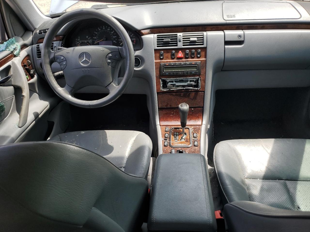2000 Mercedes-Benz E 320 VIN: WDBJF65J4YB045304 Lot: 59443875