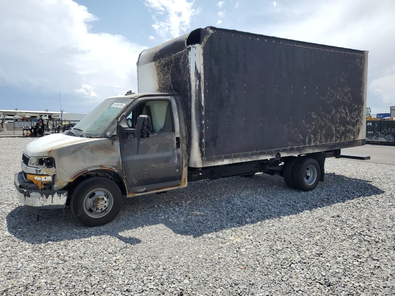 2019 Chevrolet Express G4500 for Sale in North Las Vegas, NV - Burn