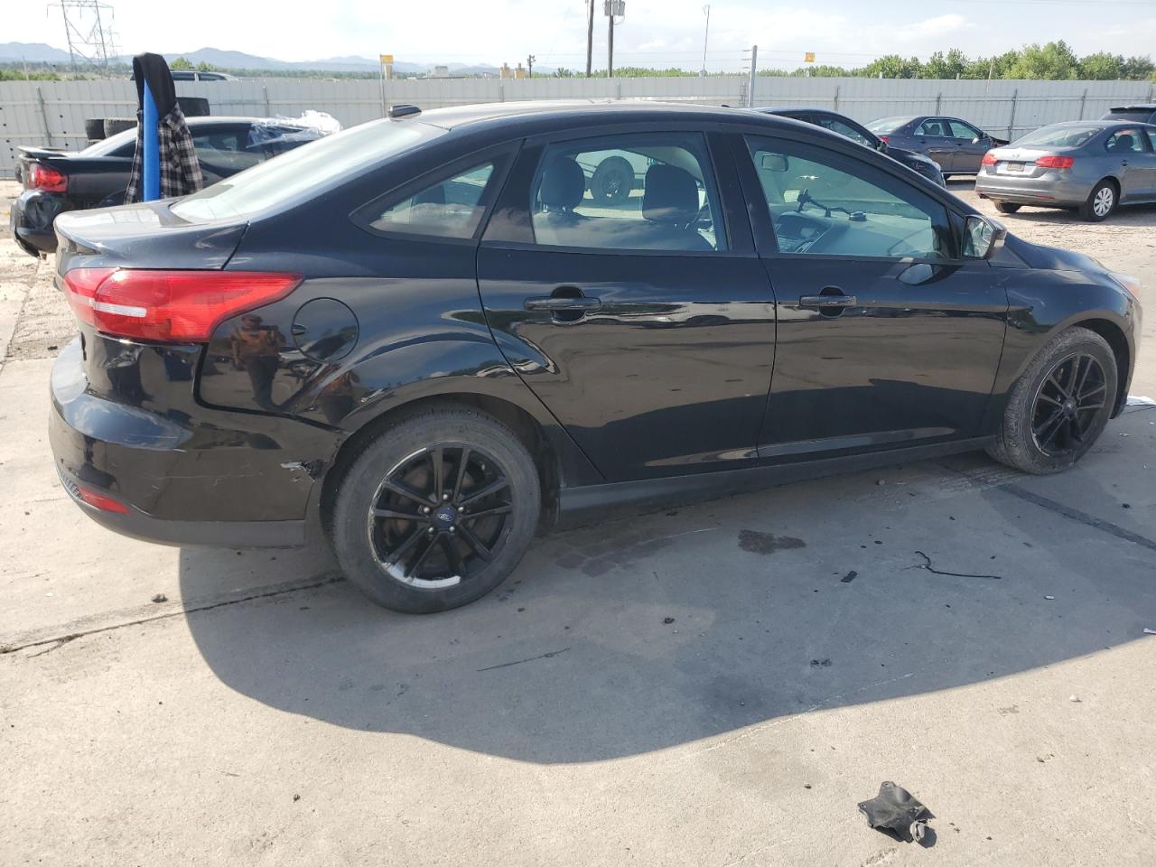 FORD FOCUS 2017 VIN 1FADP3F25HL293532 photo 3