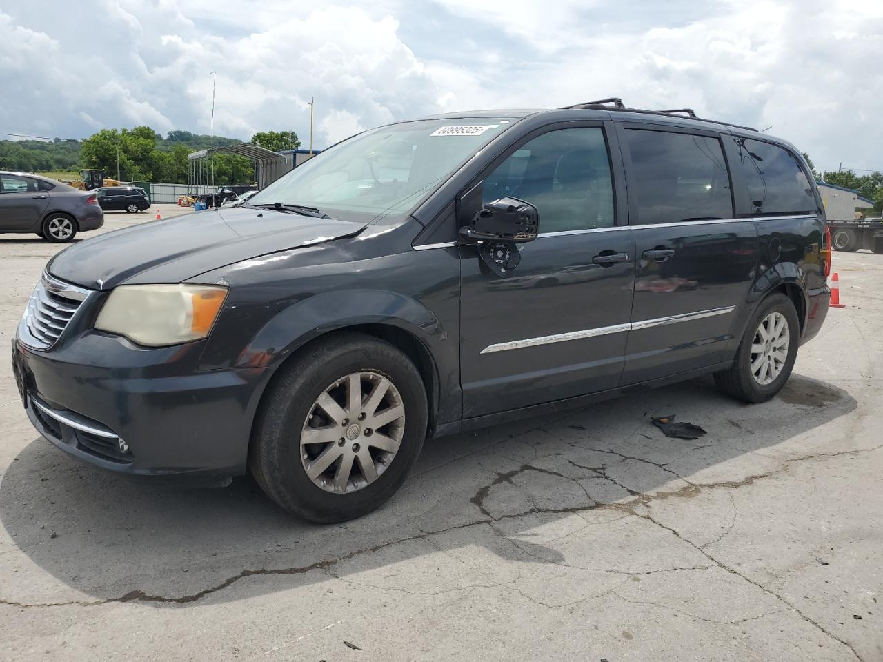 Lebanon, TN에서 판매 중인 2011 Chrysler Town & Country Touring L - Front End