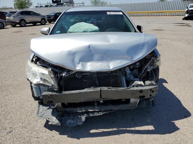  TOYOTA CAMRY 2014 Srebrny