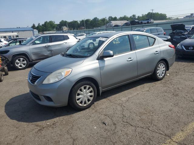 2014 Nissan Versa S  