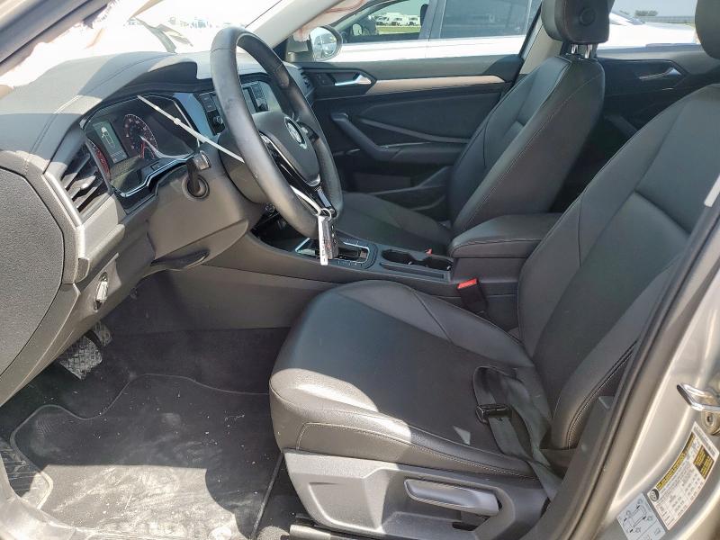  VOLKSWAGEN JETTA 2019 Srebrny