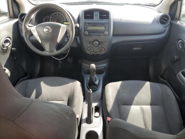 Sedans NISSAN VERSA 2016 Srebrny