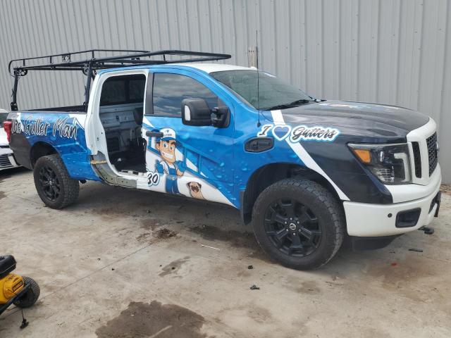  NISSAN TITAN 2018 Два тона