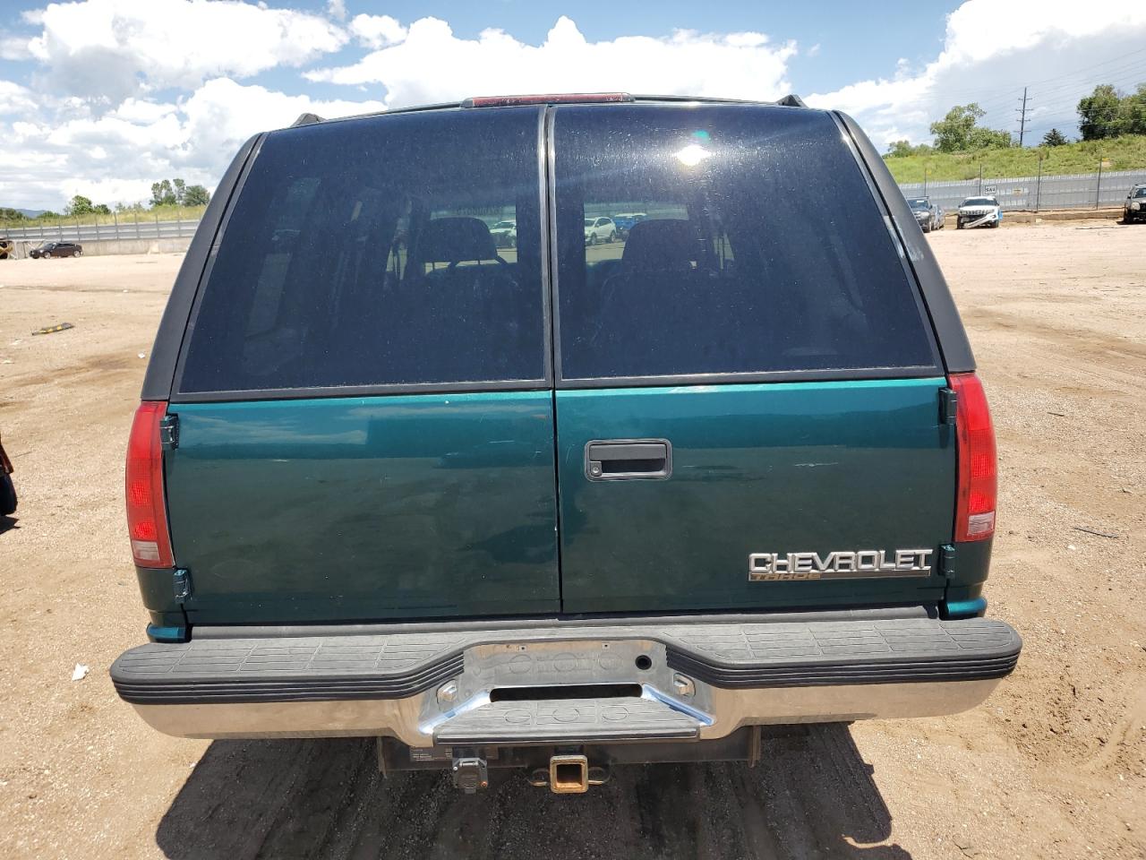 1998 Chevrolet Tahoe K1500 VIN: 1GNEK13R2WR108986 Lot: 62608875