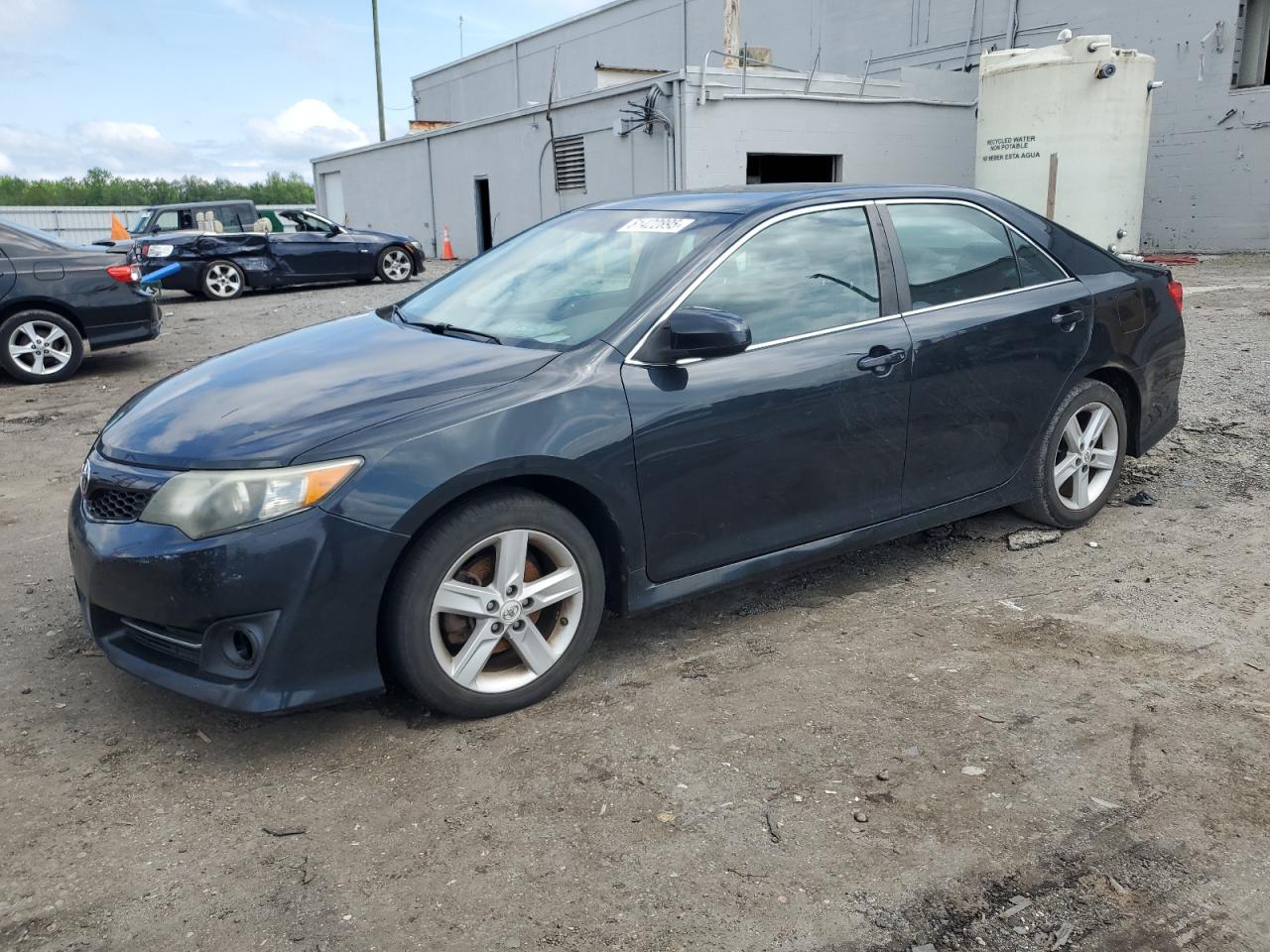 2013 Toyota Camry L for Sale in Fredericksburg, VA - Minor Dent/Scratches