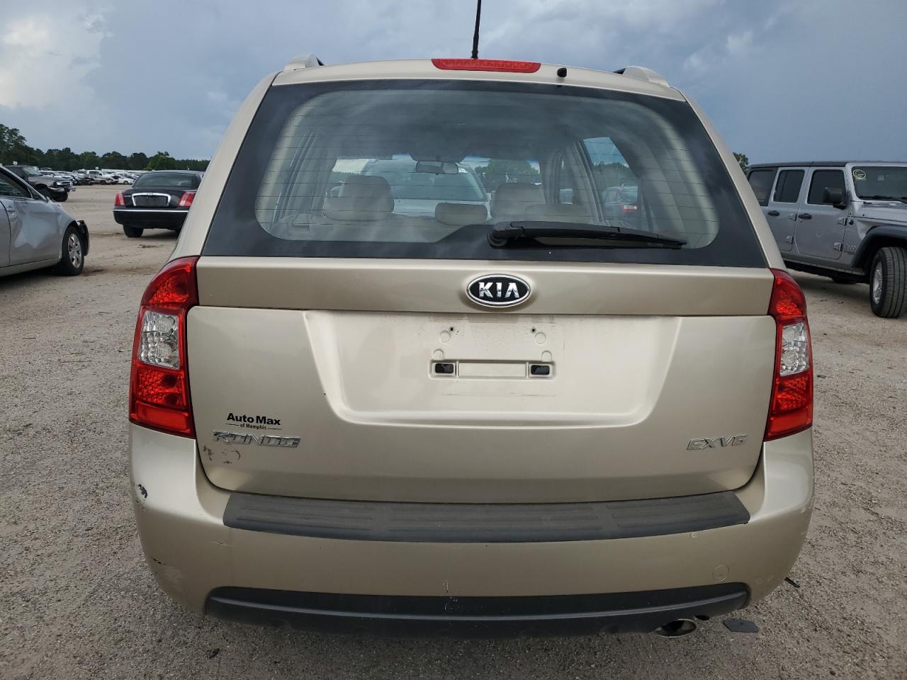 2007 Kia Rondo Lx VIN: KNAFG526777117738 Lot: 60517065