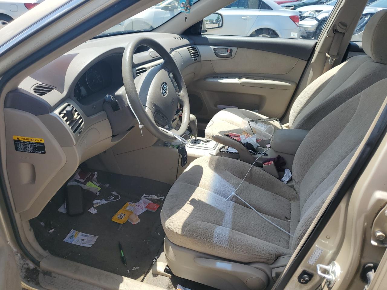 2008 Kia Optima Lx VIN: KNAGE123985211979 Lot: 61723275