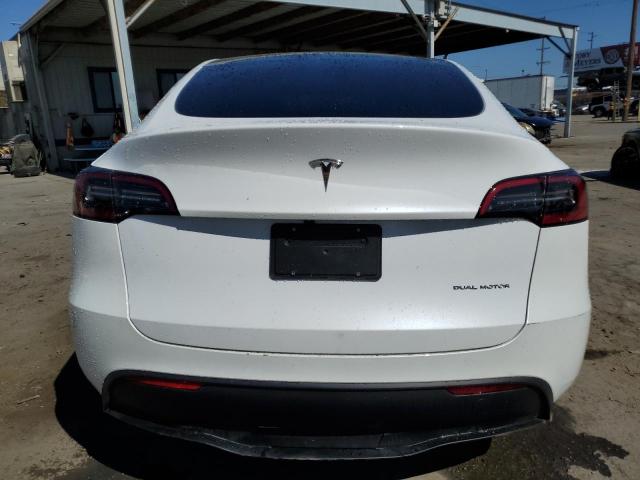  TESLA MODEL Y 2024 Biały