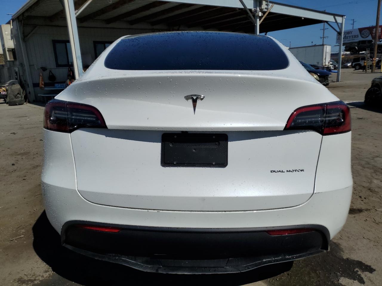 2024 Tesla Model Y VIN: 7SAYGAEE8RF108621 Lot: 61234435