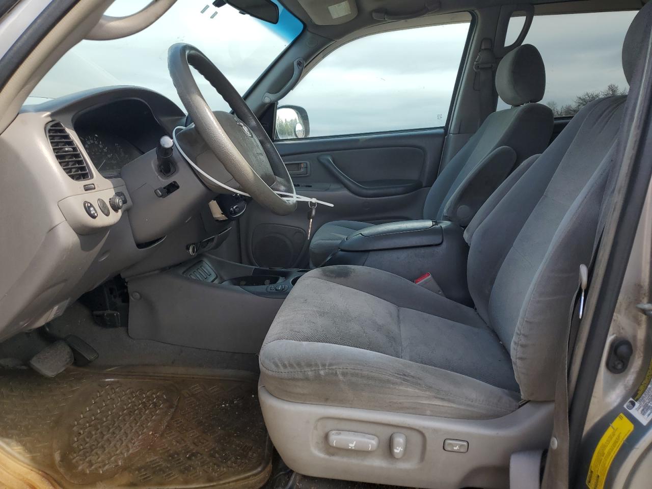 2005 Toyota Sequoia Sr5 VIN: 5TDBT44A05S250336 Lot: 62008565