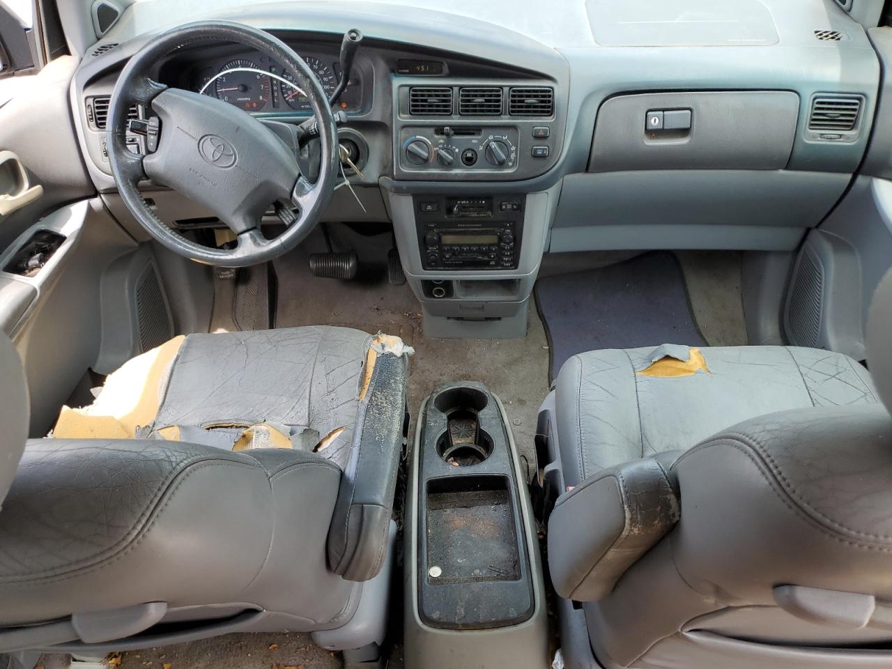 2000 Toyota Sienna Le VIN: 4T3ZF13C8YU306498 Lot: 60357305