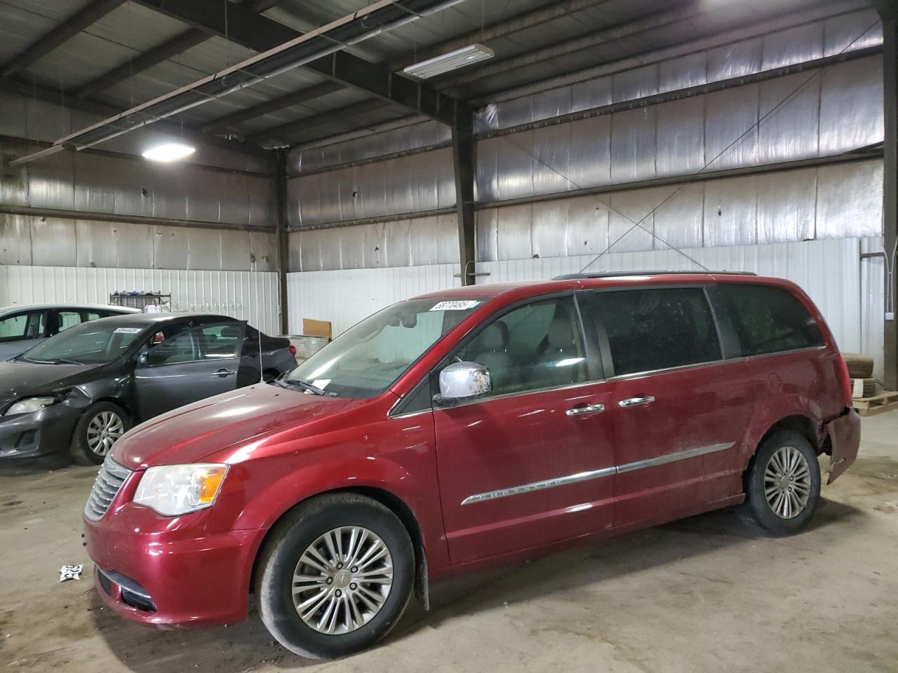 2013 Chrysler Town & Country Touring L zu verkaufen in Des Moines, IA - Rear End
