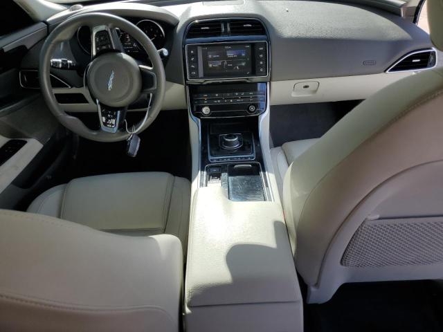 JAGUAR XE 2018 Silver