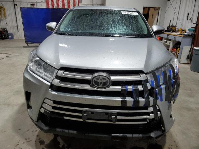  TOYOTA HIGHLANDER 2017 Srebrny