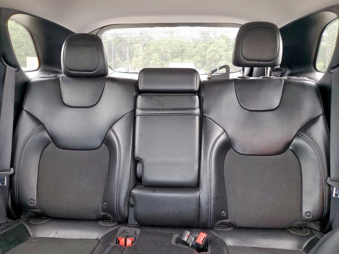 2019 Jeep Cherokee Latitude Plus VIN: 1C4PJLLB2KD307904 Lot: 61625565