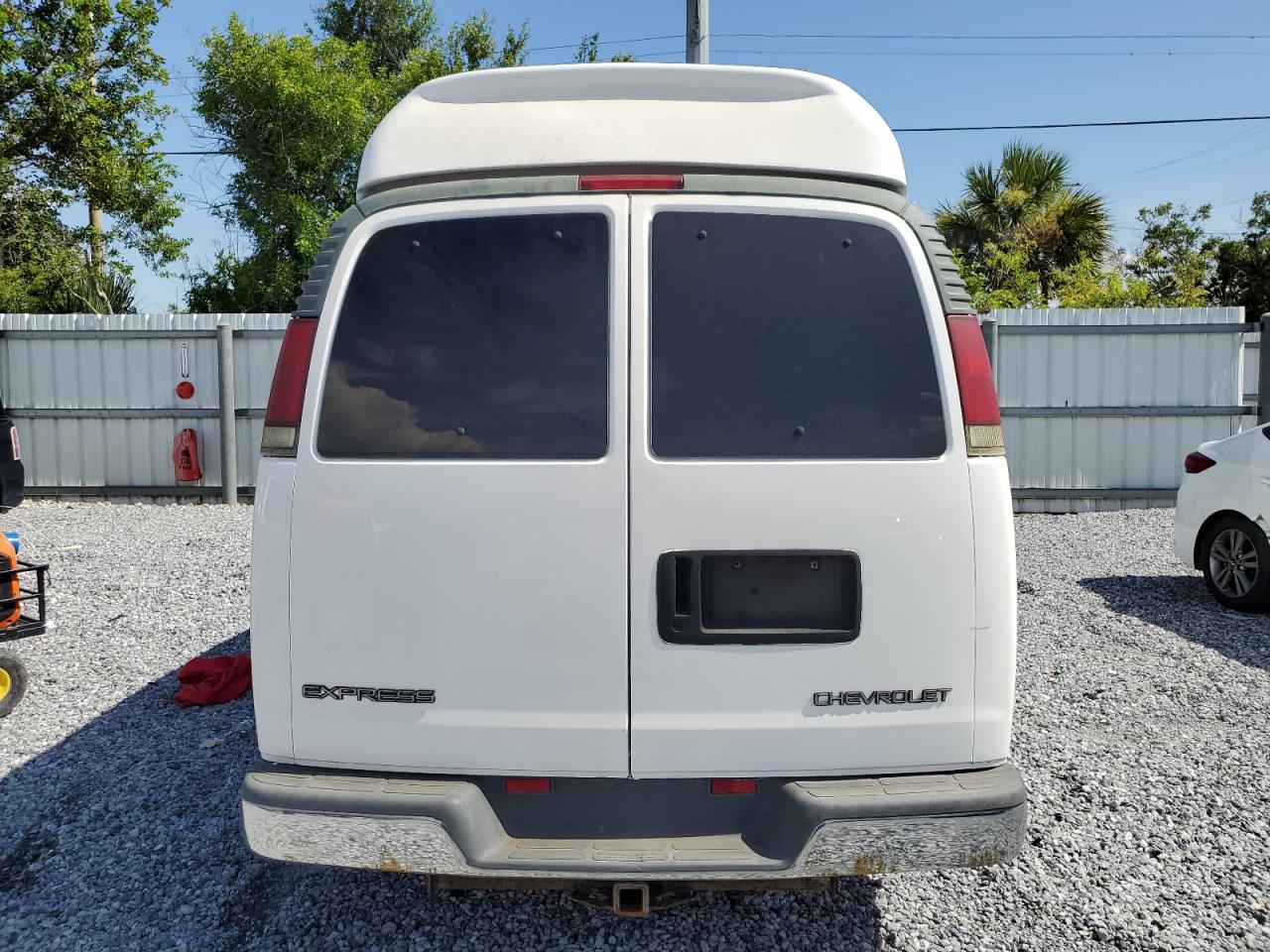 2002 Chevrolet Express G1500 VIN: 1GBFG15R321247582 Lot: 62921435