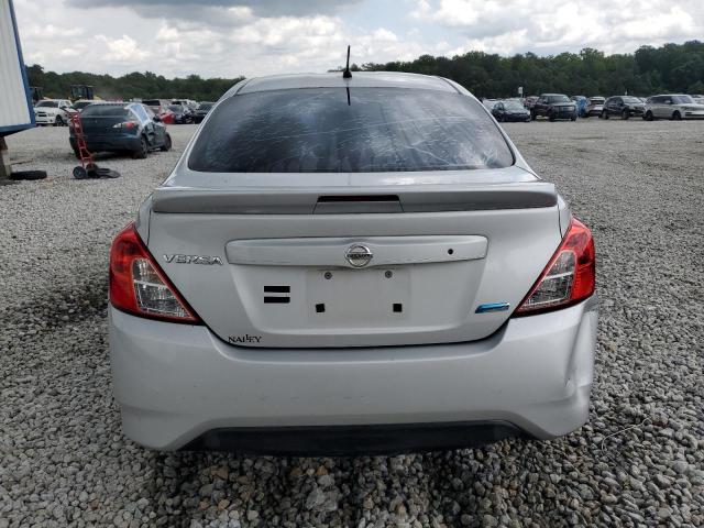 Седаны NISSAN VERSA 2015 Серебристый