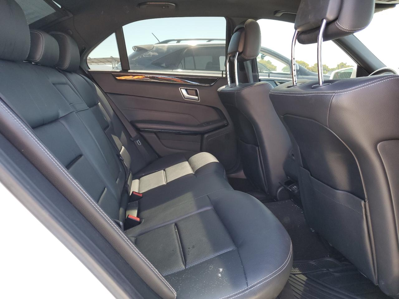 2015 Mercedes-Benz E 350 VIN: WDDHF5KB8FB132102 Lot: 62926465