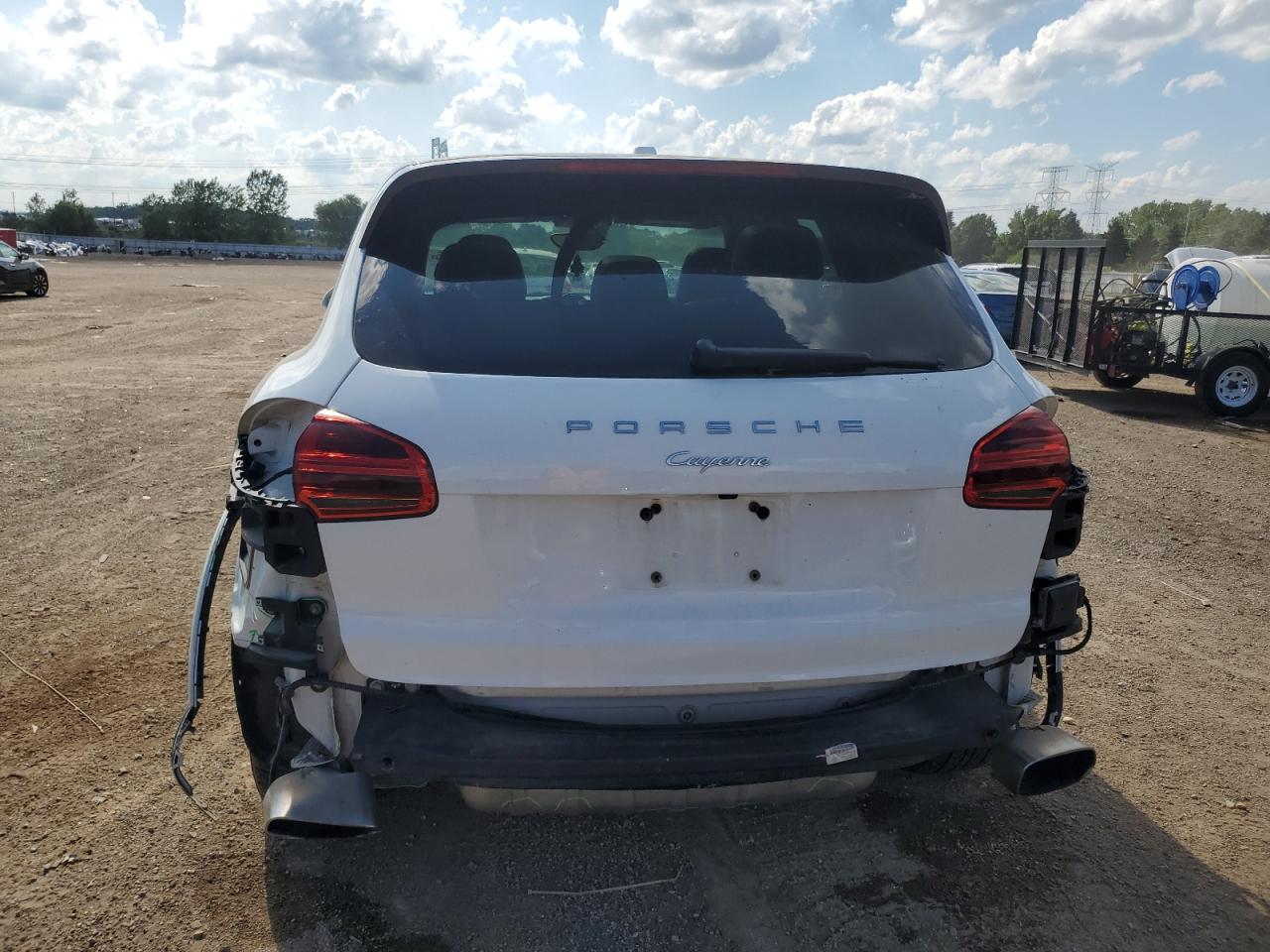 2017 Porsche Cayenne VIN: WP1AA2A21HKA82221 Lot: 62022355
