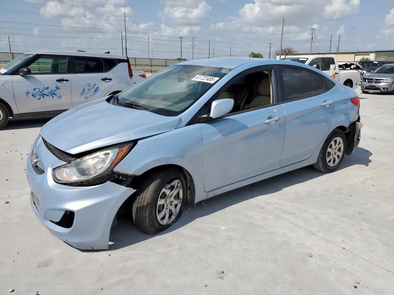 KMHCT4AE2EU616669 HYUNDAI ACCENT Photo 1