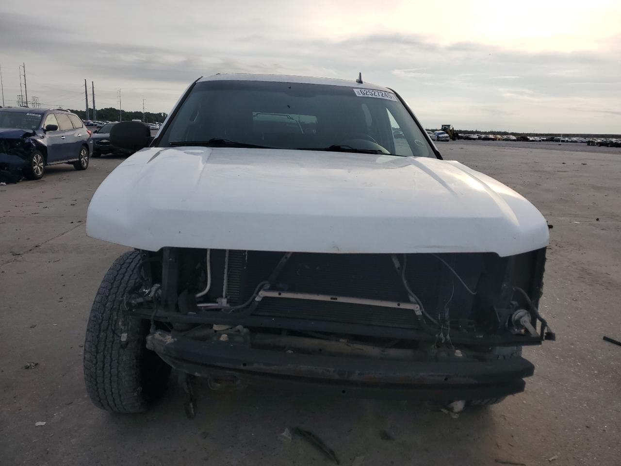 CHEVROLET SUBURBAN 2011 VIN 1GNSC5E07BR165023 zdjęcie 5