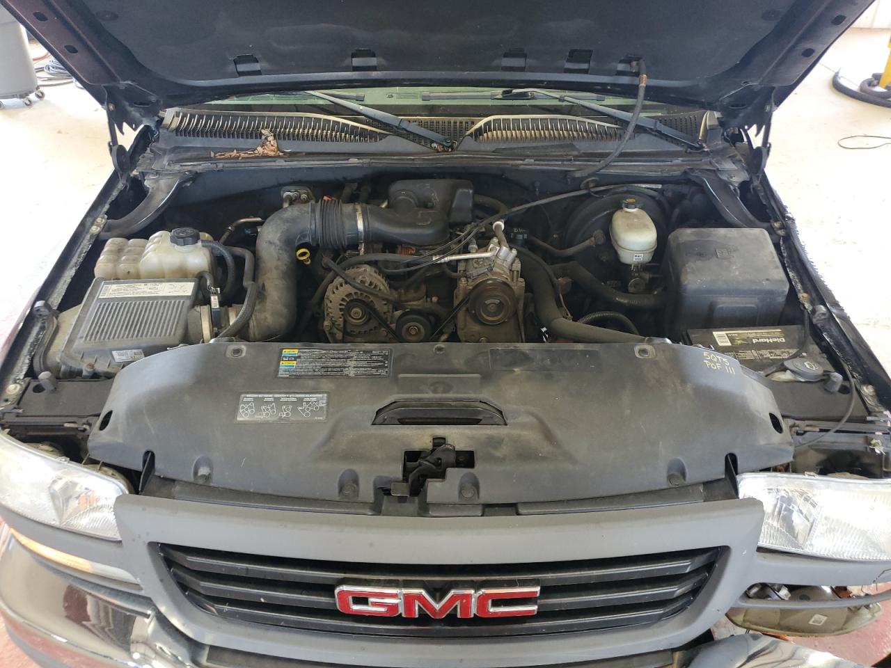 2005 GMC New Sierra C1500 VIN: 1GTEC14X05Z335742 Lot: 61852305