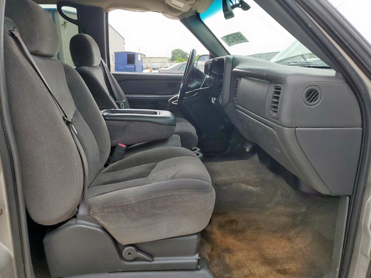 2005 GMC New Sierra C1500 VIN: 2GTEC13T451262818 Lot: 60658725