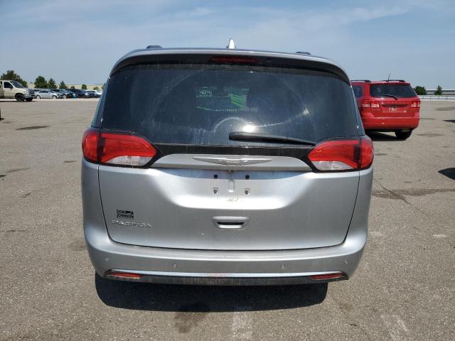Minivans CHRYSLER PACIFICA 2017 Srebrny