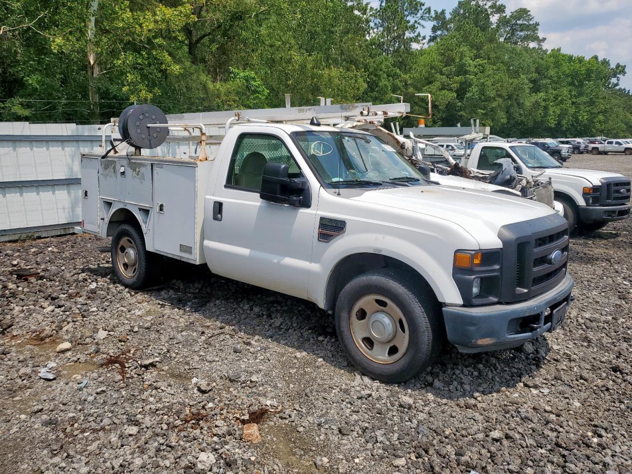 2008 Ford F350 - Image 4
