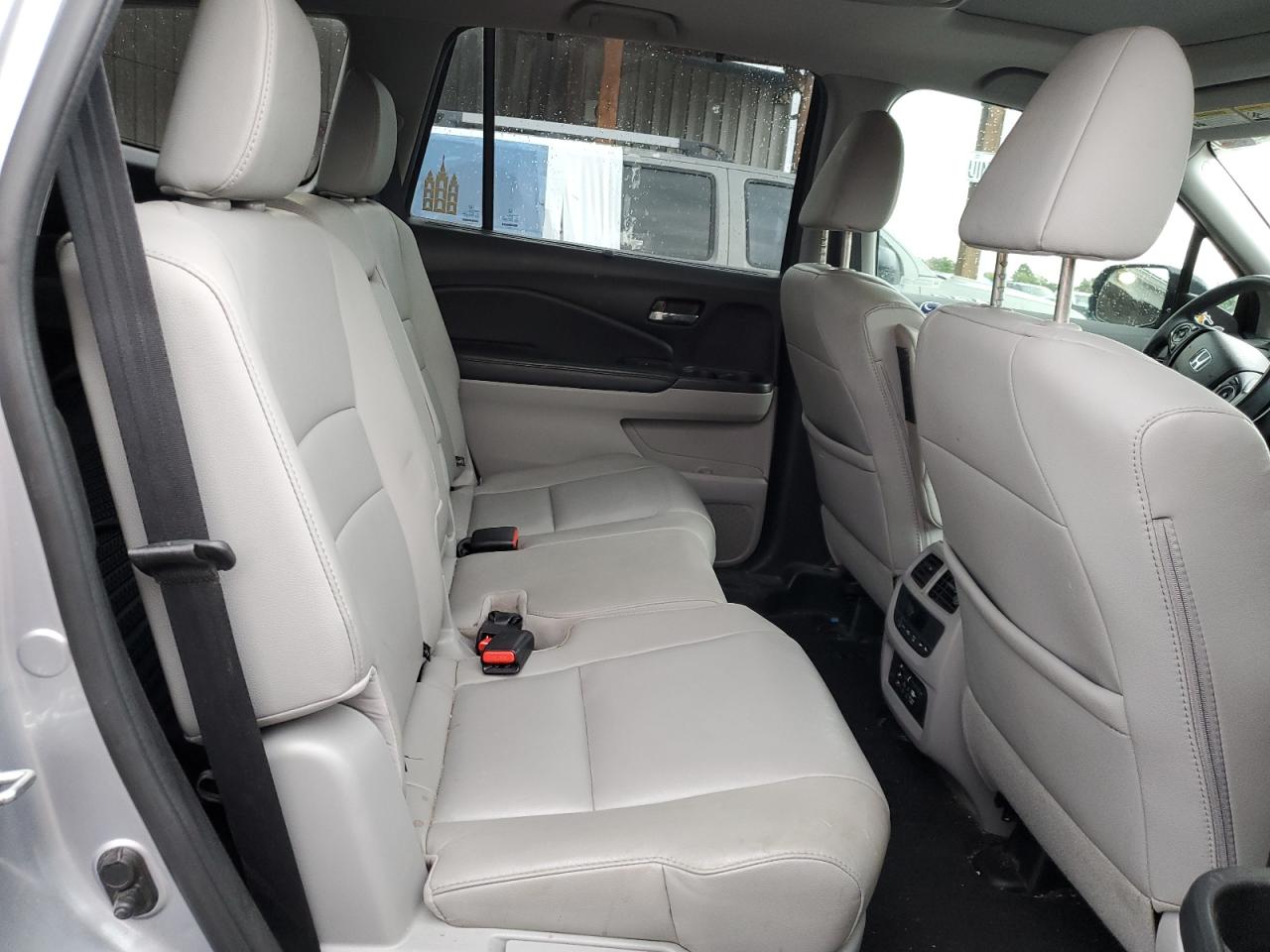 2017 Honda Pilot Touring VIN: 5FNYF6H97HB077680 Lot: 62068565