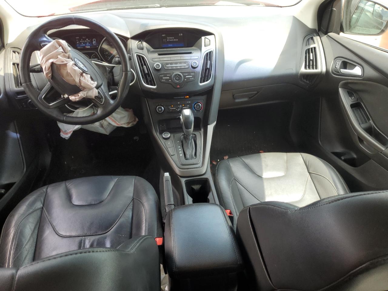 2016 Ford Focus Se VIN: 1FADP3K29GL242703 Lot: 62144195