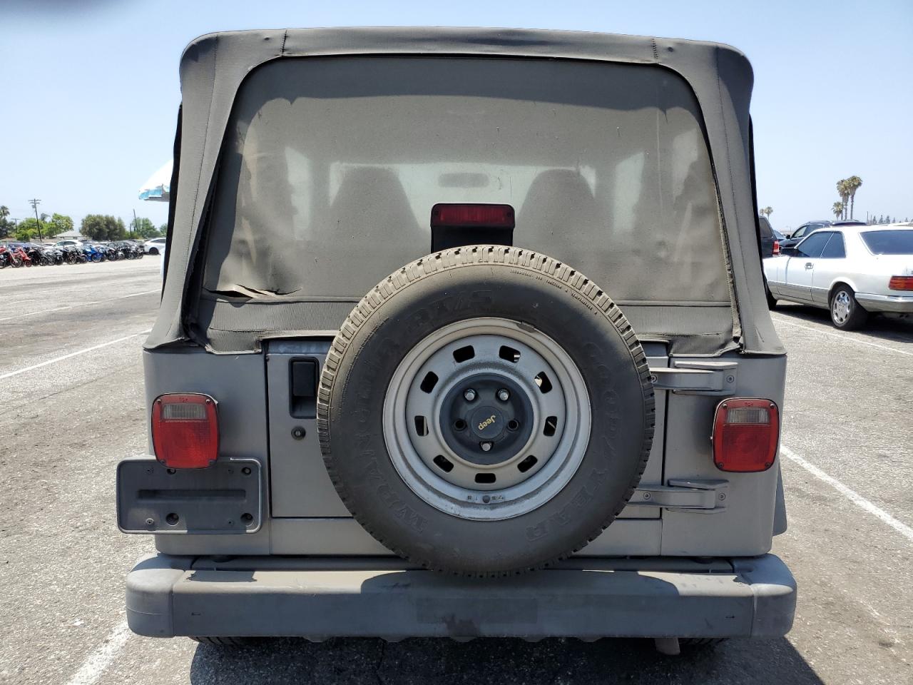 2002 Jeep Wrangler / Tj Se VIN: 1J4FA29P42P714088 Lot: 61265205