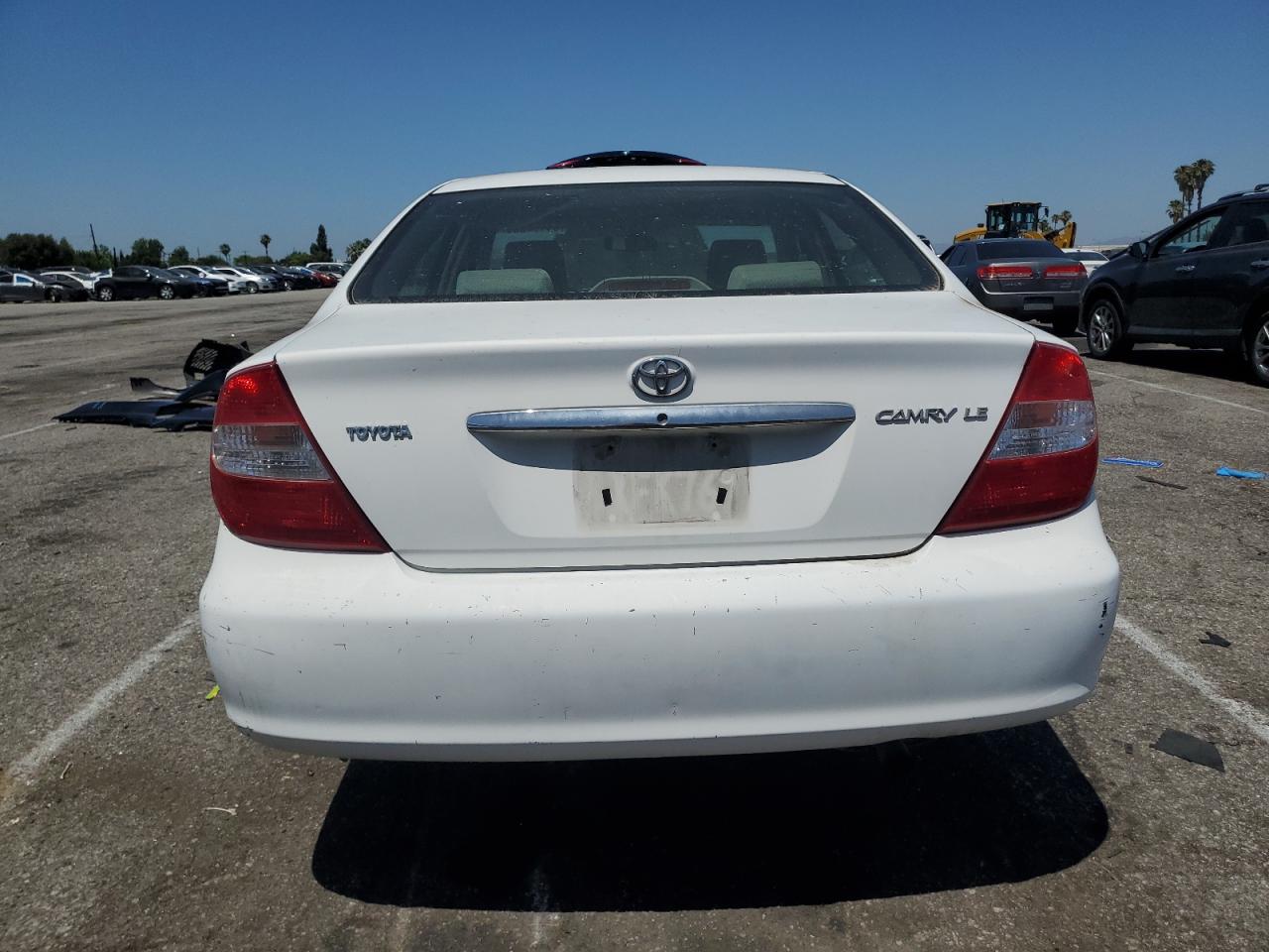 2002 Toyota Camry Le VIN: 4T1BE32K52U071065 Lot: 61108335
