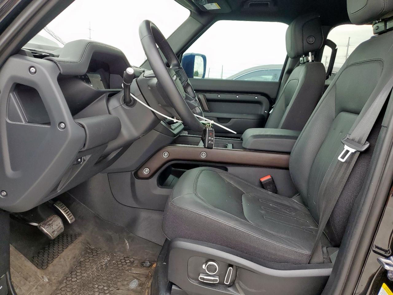 2024 Land Rover Defender 130 X VIN: SALEXFEU6R2299990 Lot: 60222775
