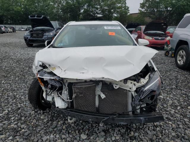  TOYOTA COROLLA 2017 Белы