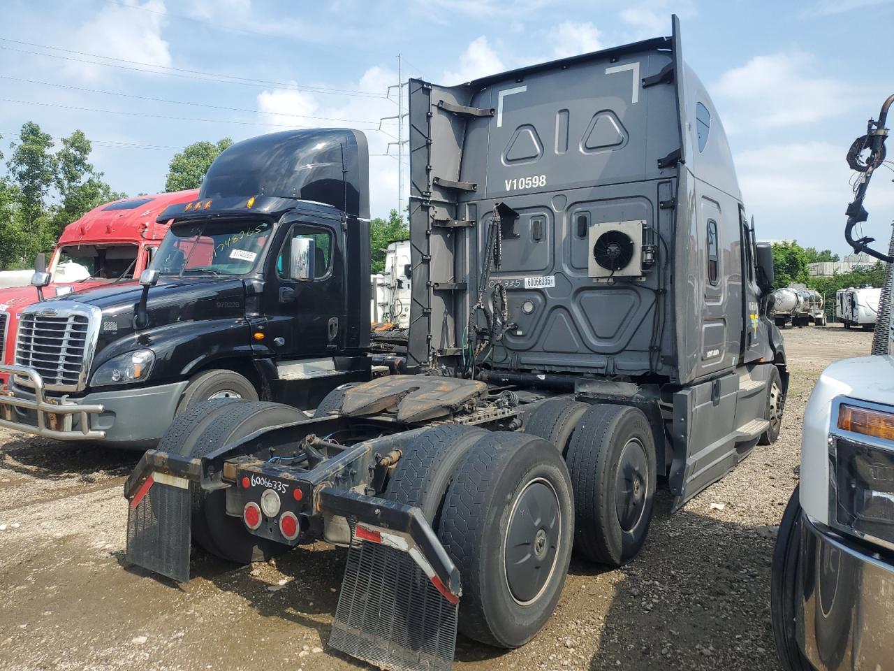 FREIGHTLINER ALL OTHER 2021 VIN 3AKJHHDR8MSMH4523 фото 4